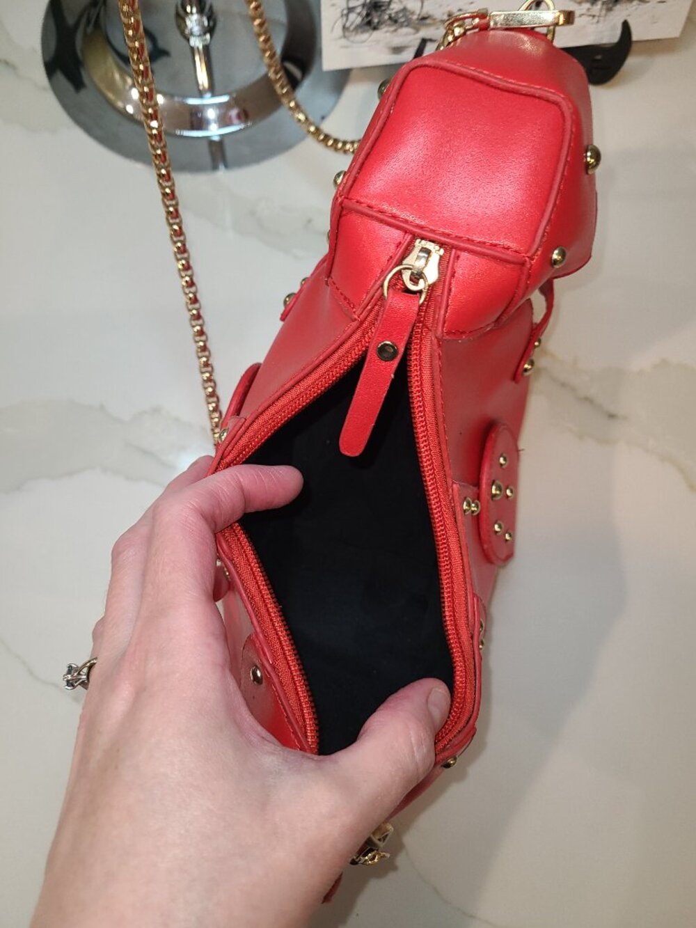 Whimsical T-Rex Red crossbody purse with gold toned chain Pristine - Picture 8 of 9